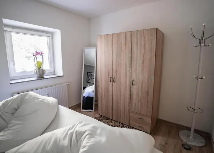 Living Flora Pensión 3*