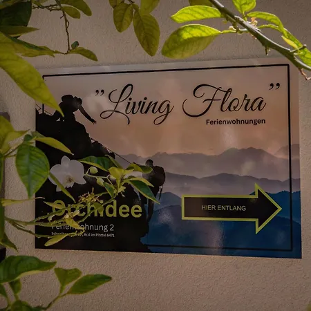 Living Flora Pensión *